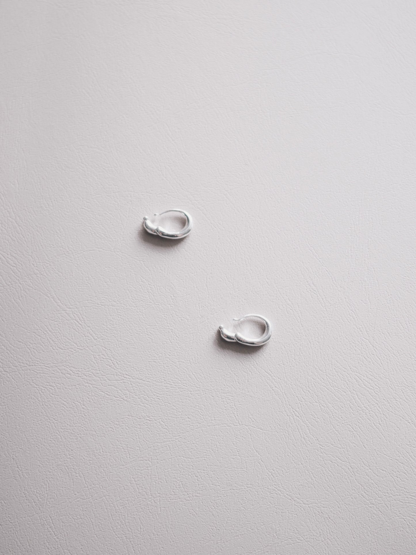 Ellipse hoop earrings