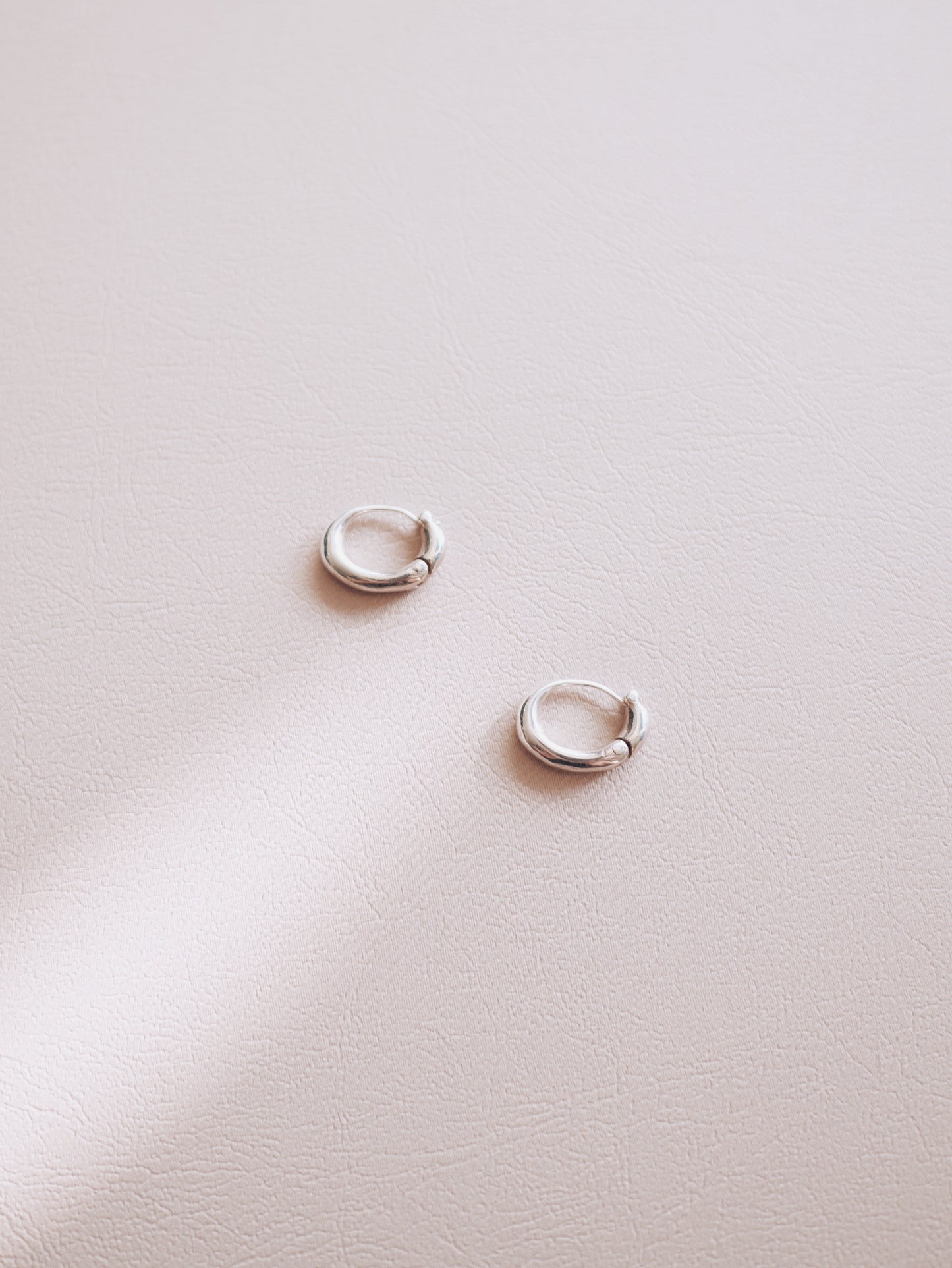 Ellipse hoop earrings