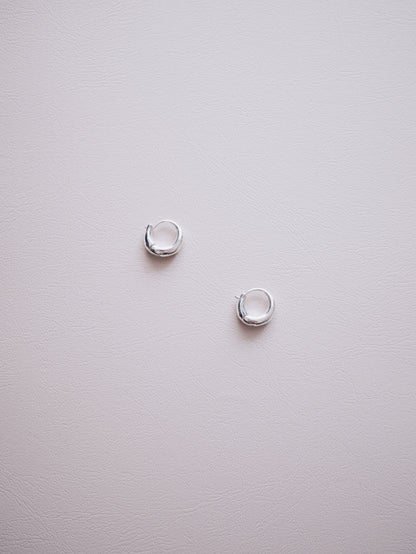 Felidae hoop earrings