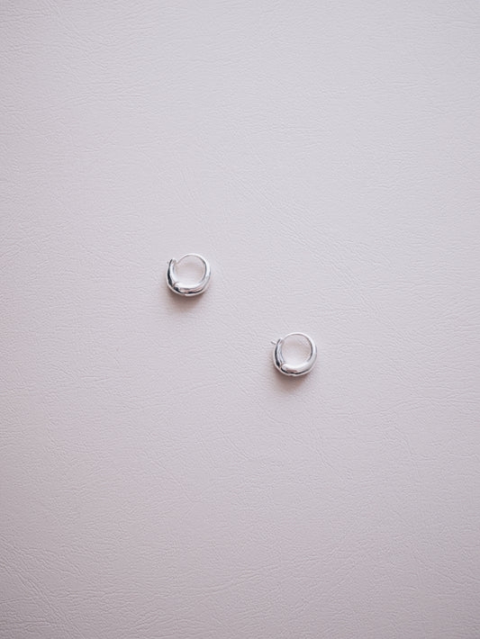 Felidae hoop earrings
