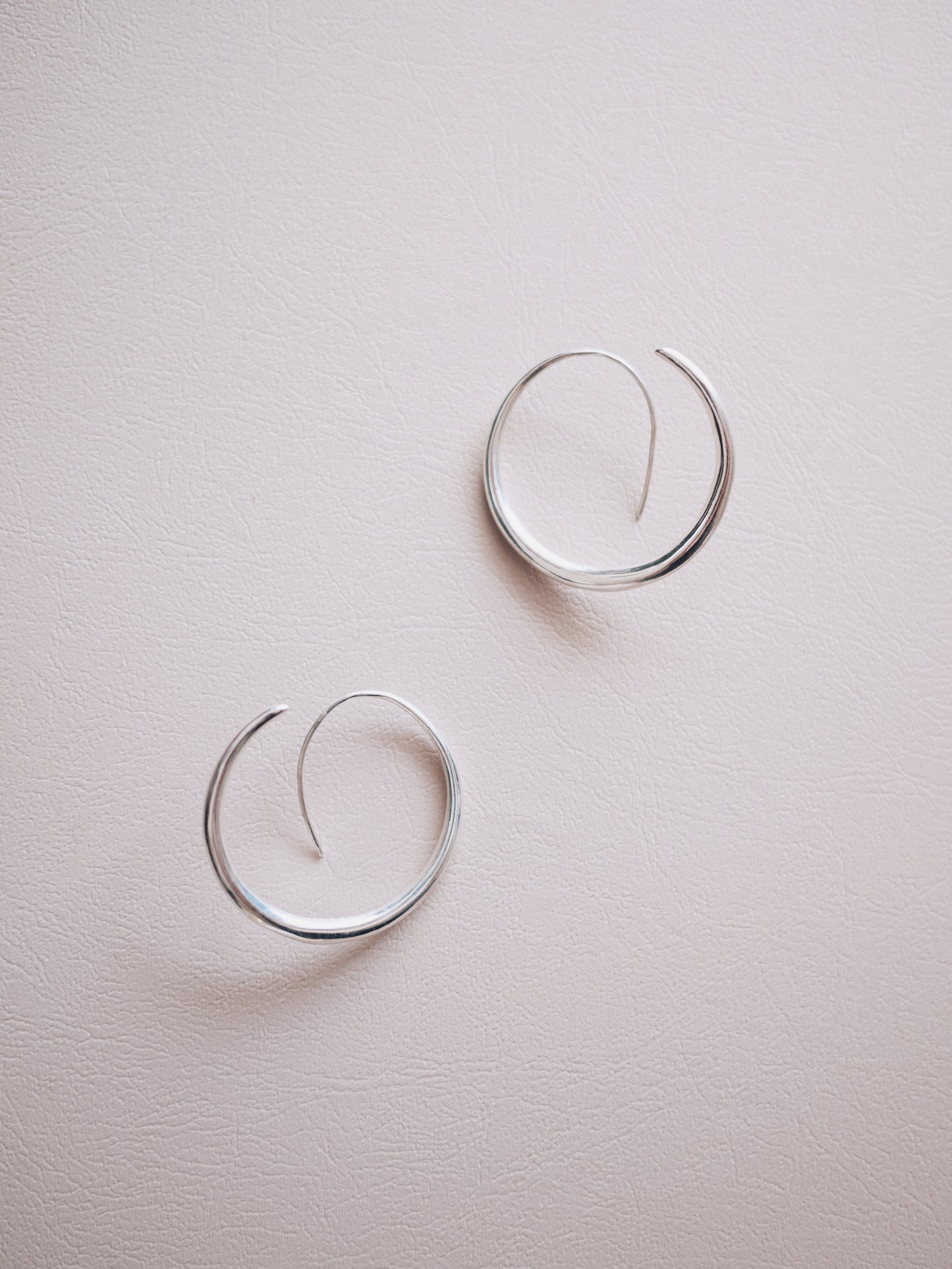 Tail earrings L