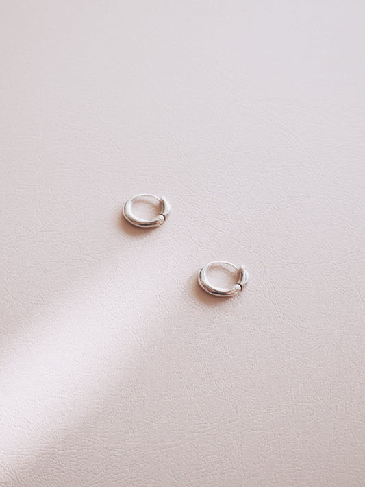 Ellipse hoop earrings